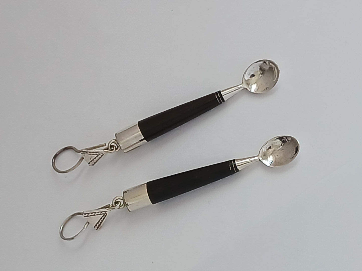 Boucles d'oreilles d'inspiration touarègue, Louche touareg