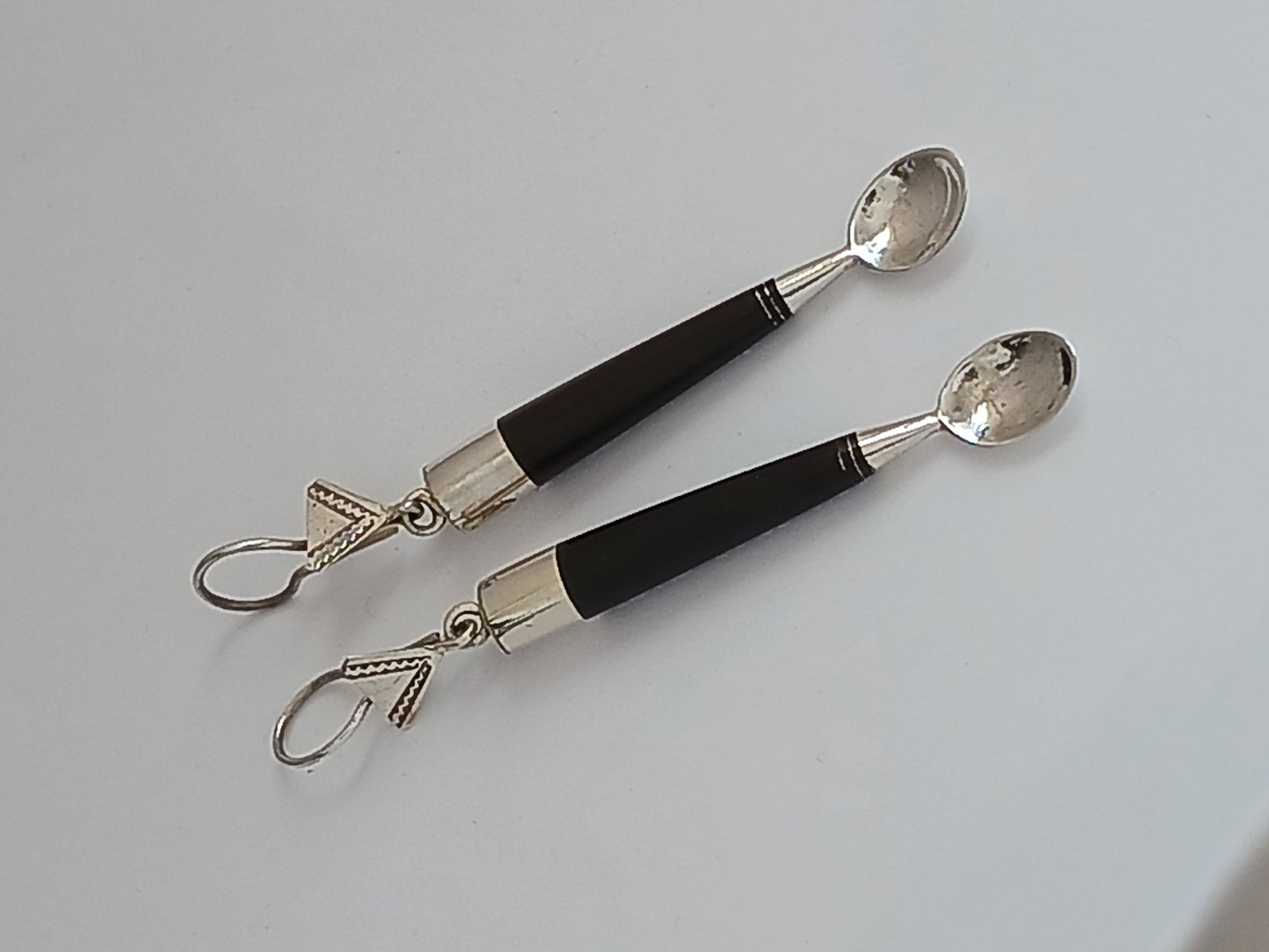Boucles d'oreilles d'inspiration touarègue, Louche touareg