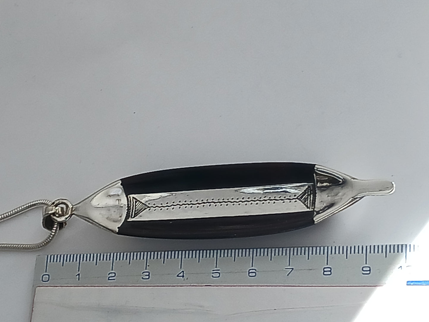 Pendentif argent massif et bous d'ébène