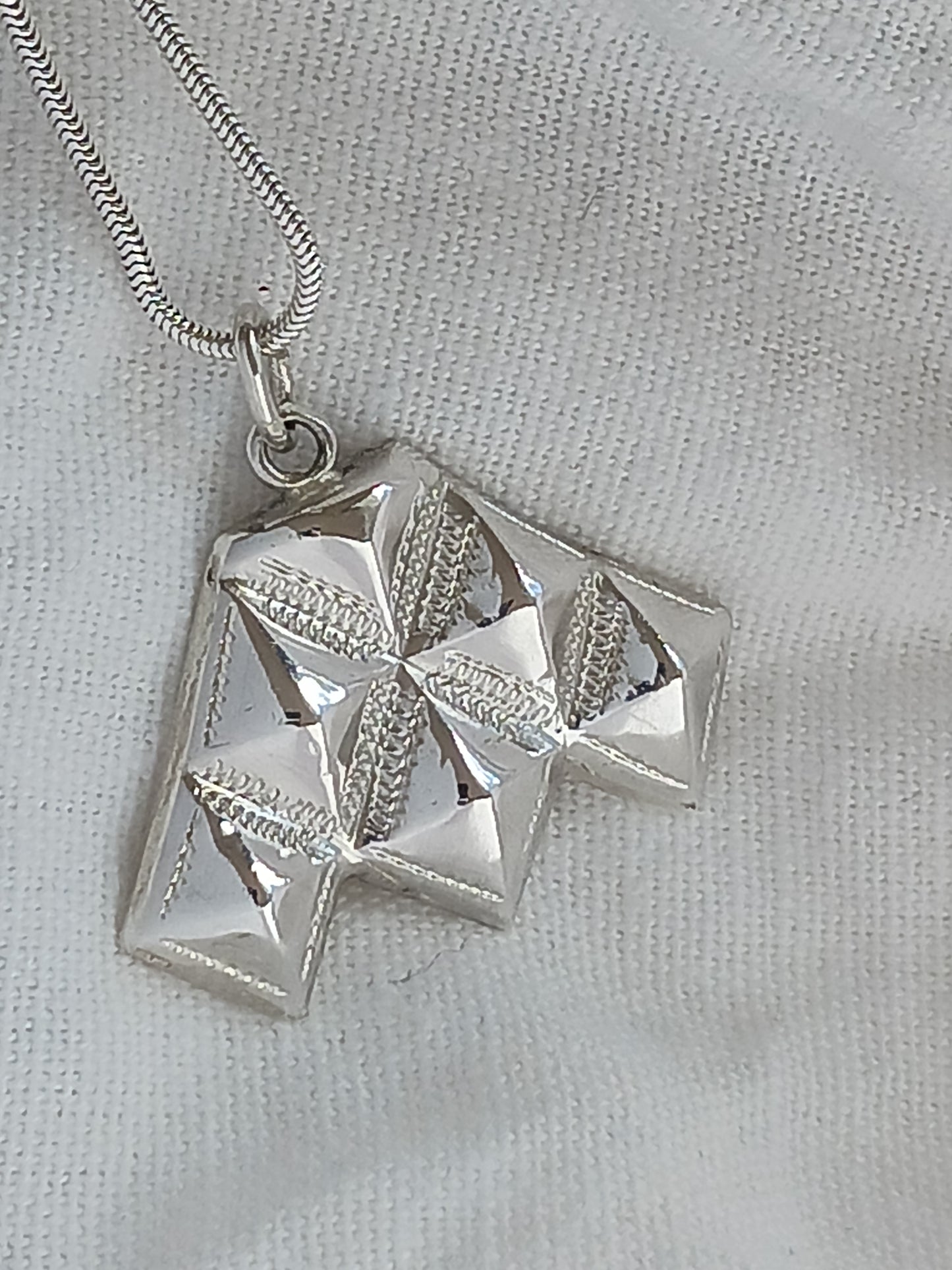 Pendentif d'inspiration touarègue
