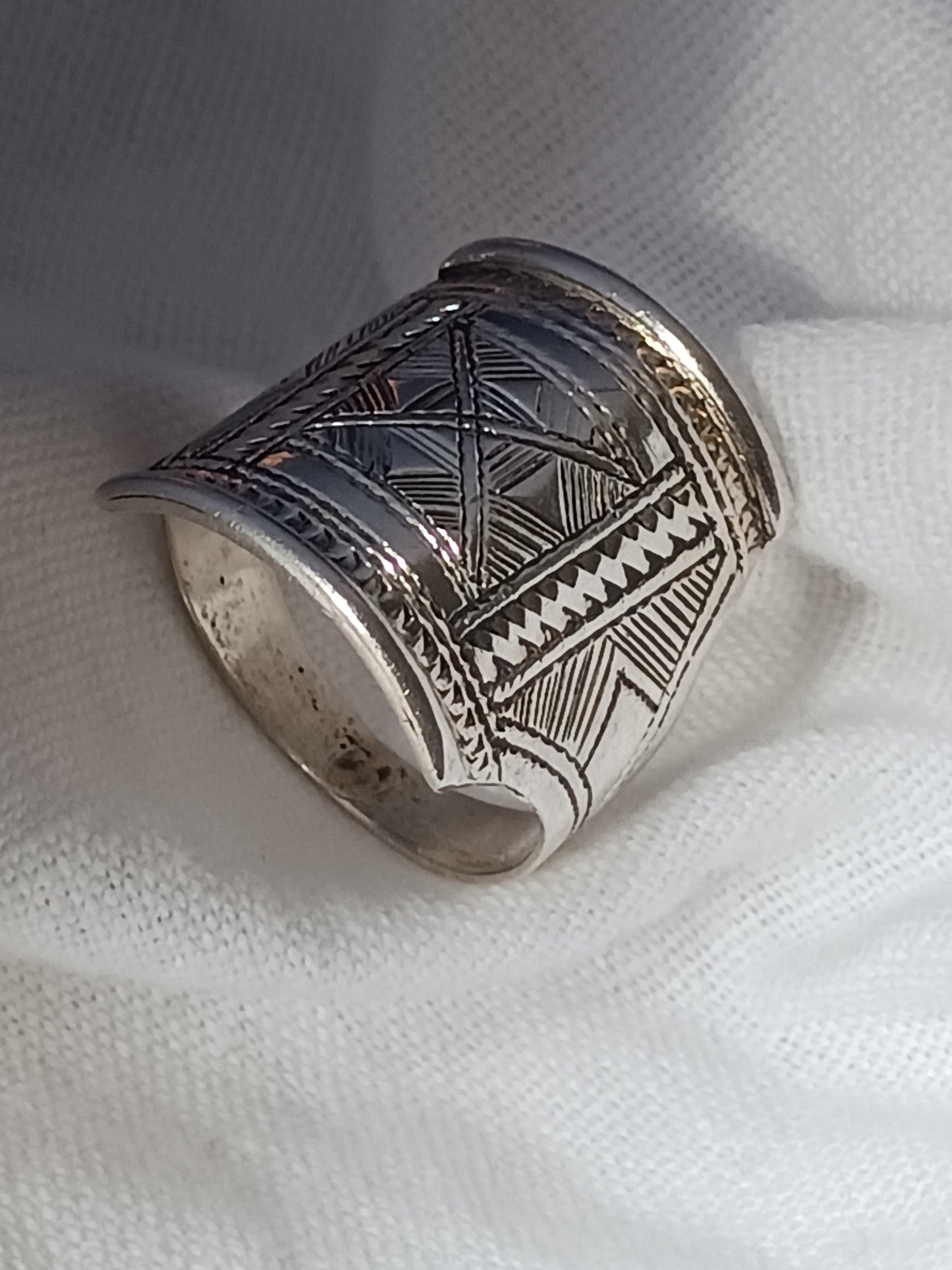 Bague touareg en argent massif