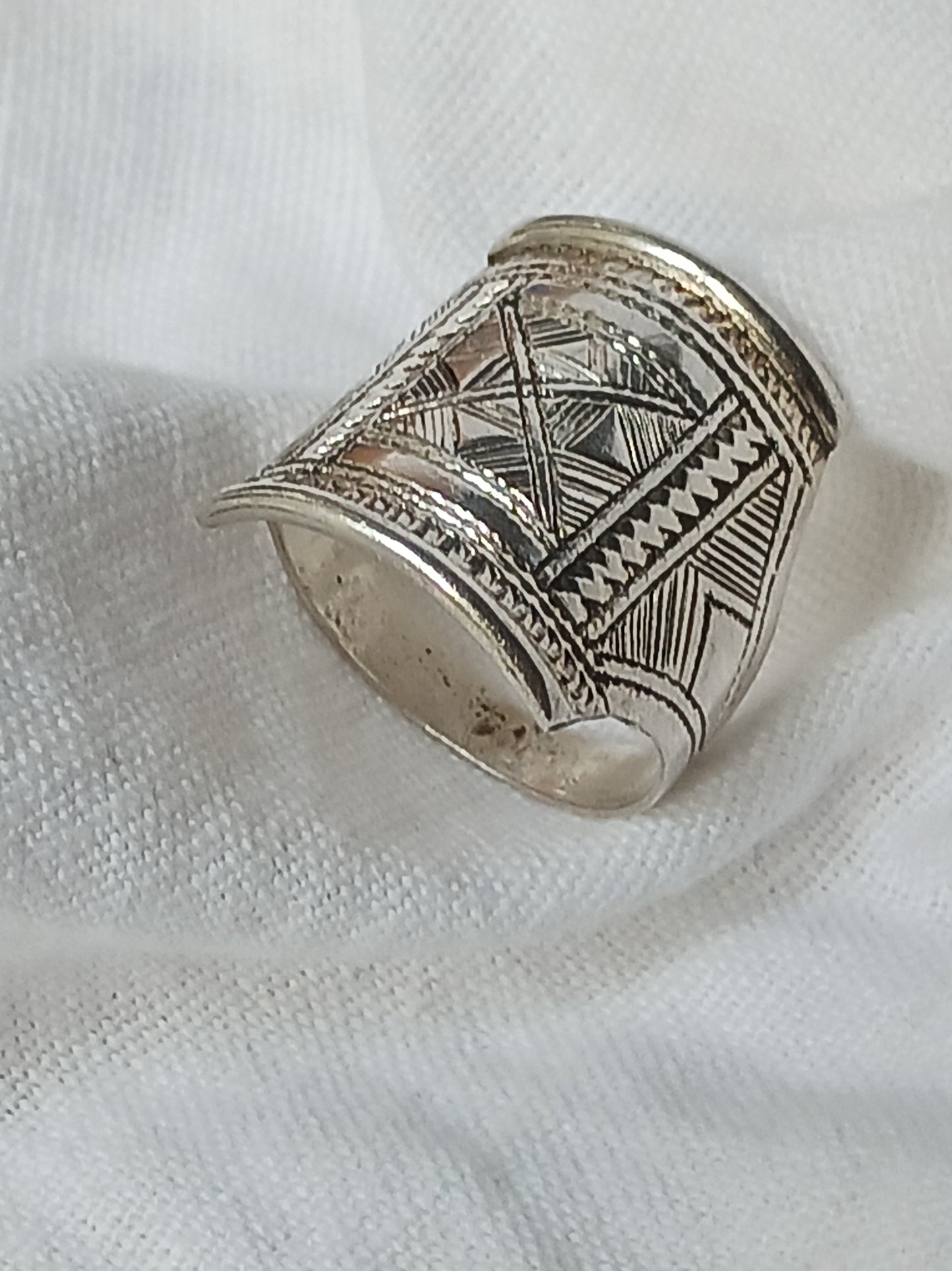 Bague touareg en argent massif