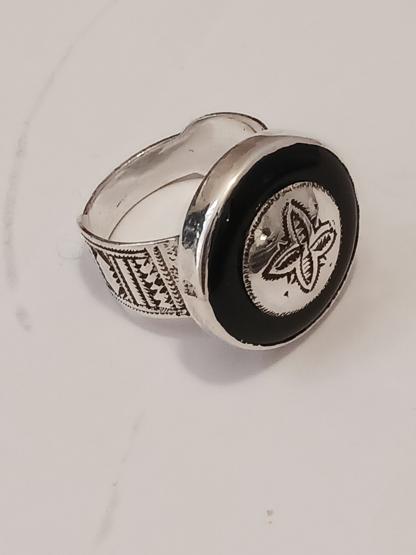 Bague touareg en argent massif