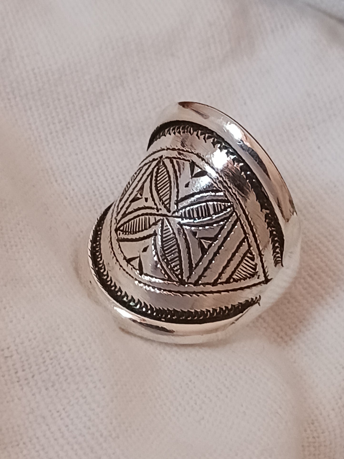 Bague touareg en argent massif
