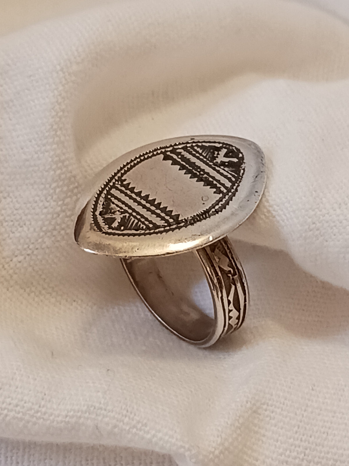 Bague touareg en argent massif