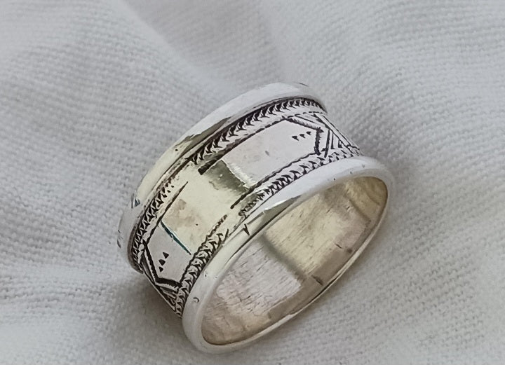 Bague touareg en argent massif