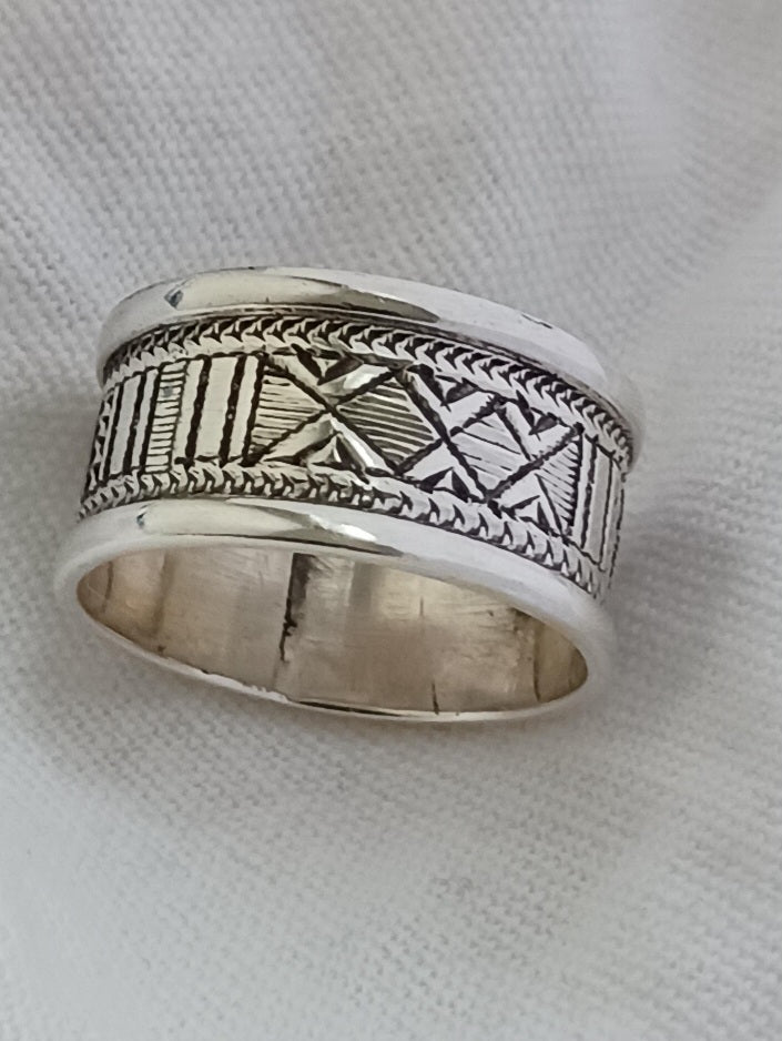 Bague touareg en argent massif