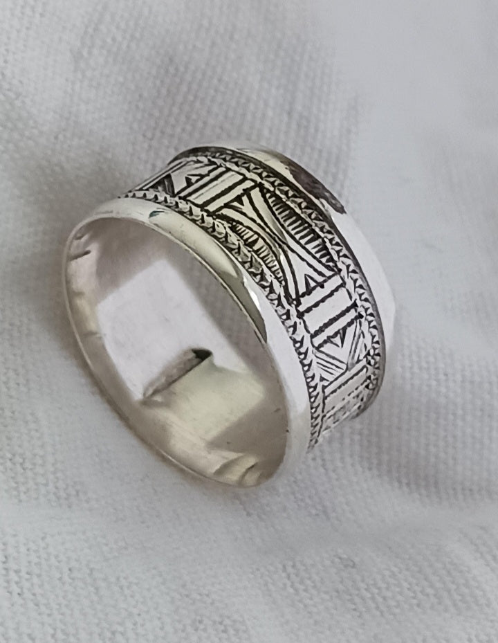Bague touareg en argent massif
