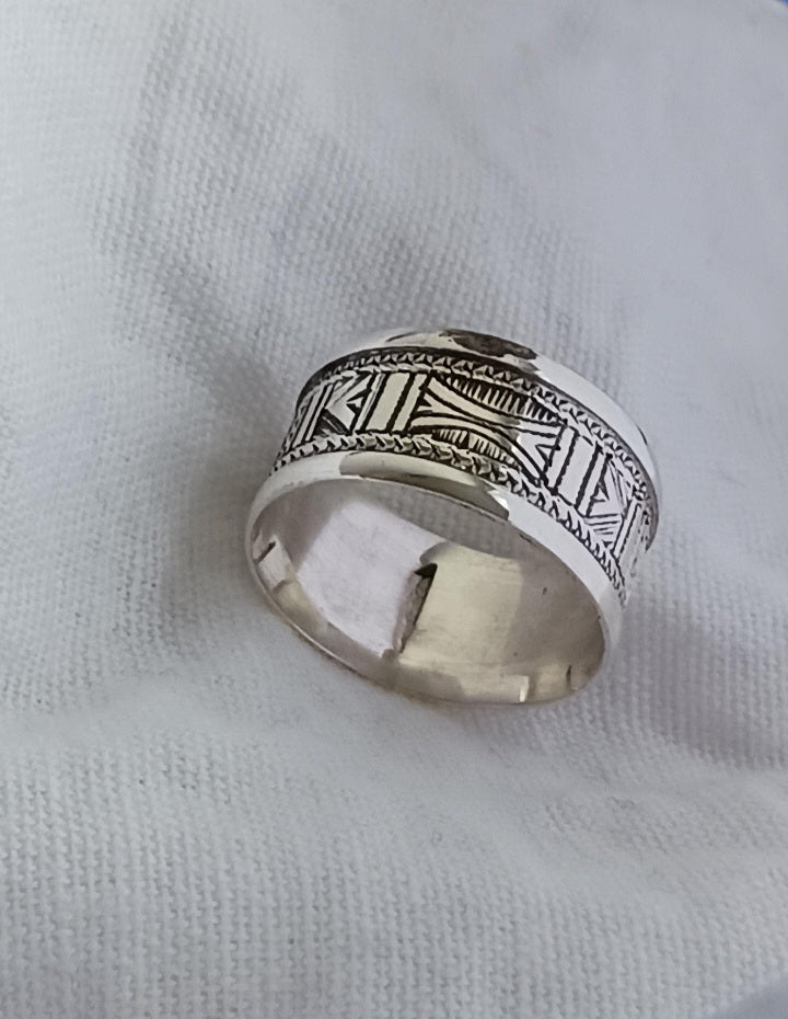 Bague touareg en argent massif