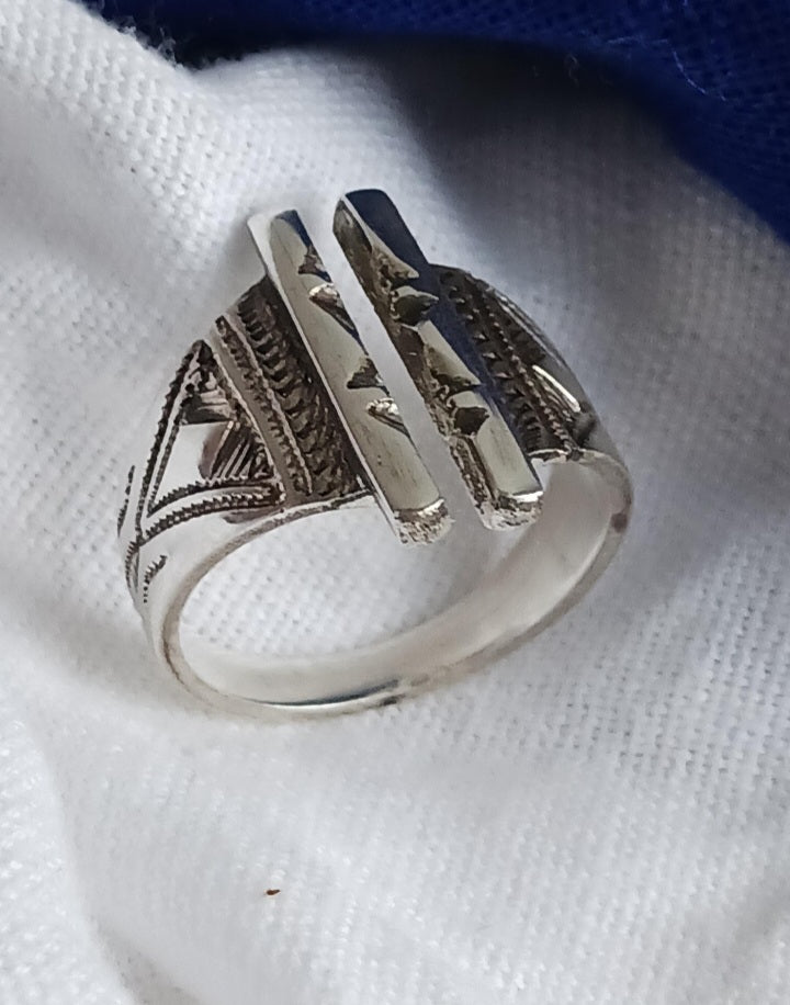 Bague touareg en argent massif