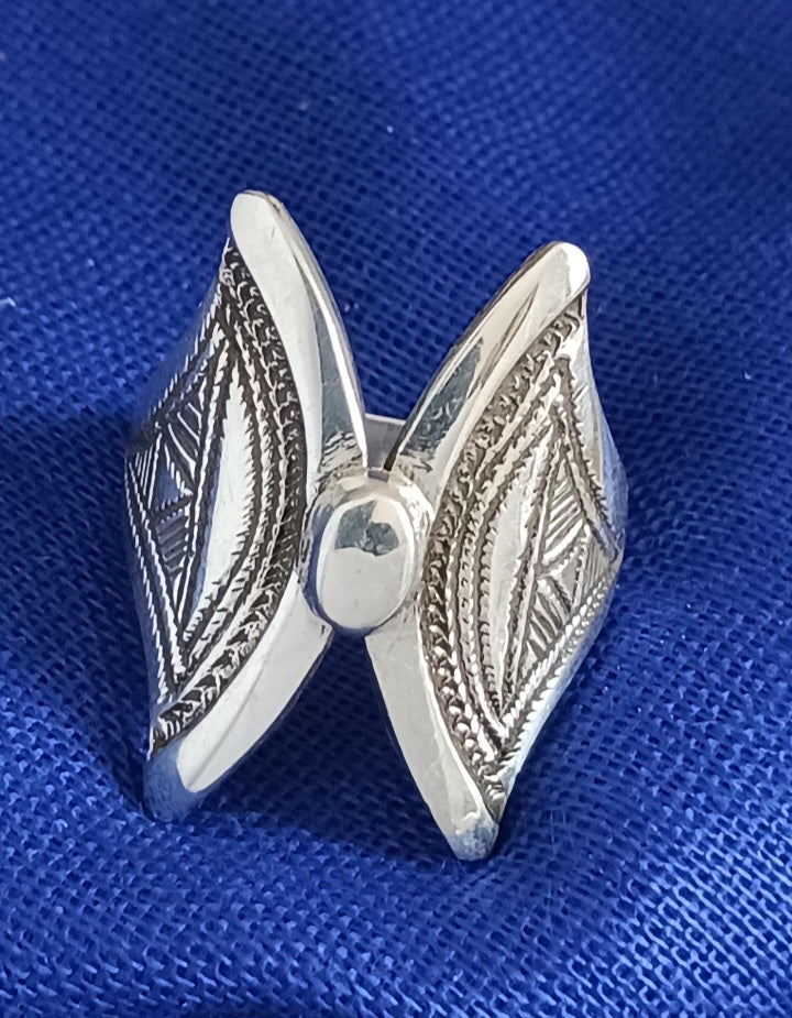 Bague touareg en argent massif