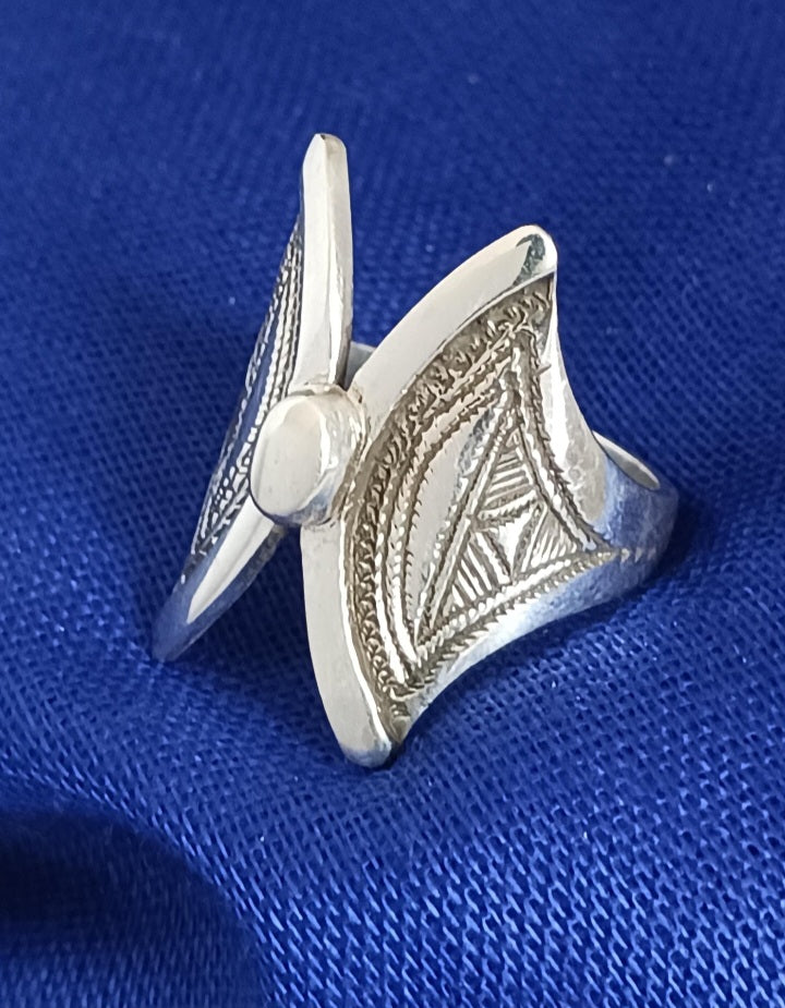 Bague touareg en argent massif