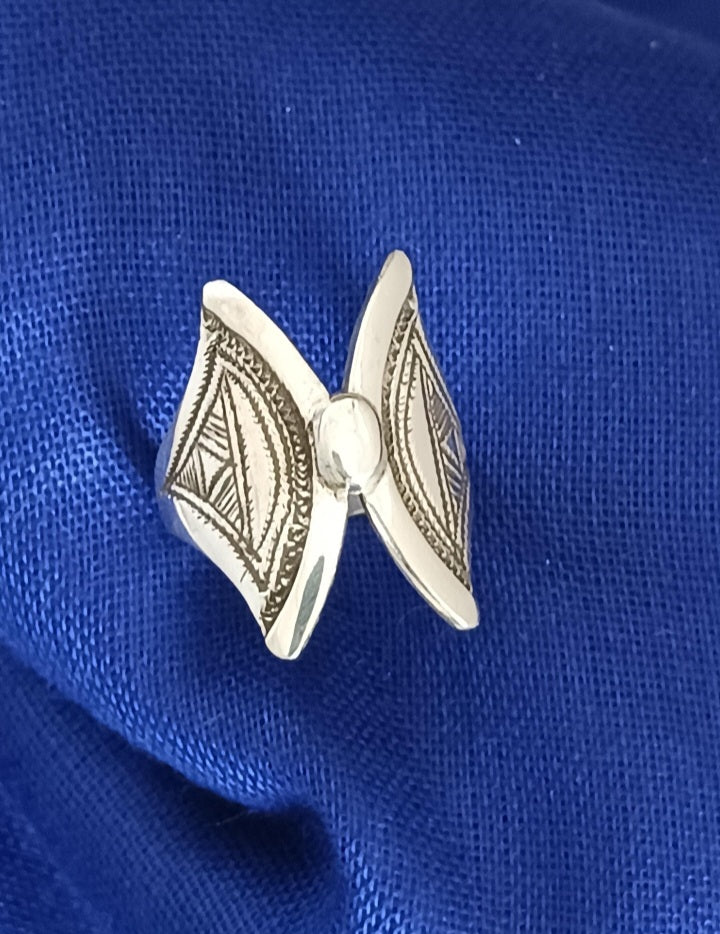 Bague touareg en argent massif