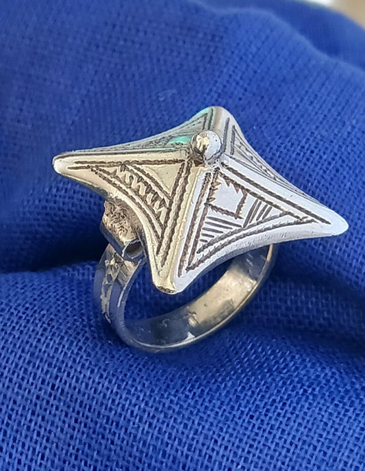 Bague touareg en argent massif