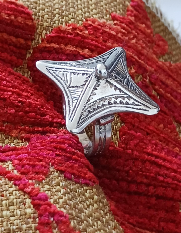 Bague touareg en argent massif