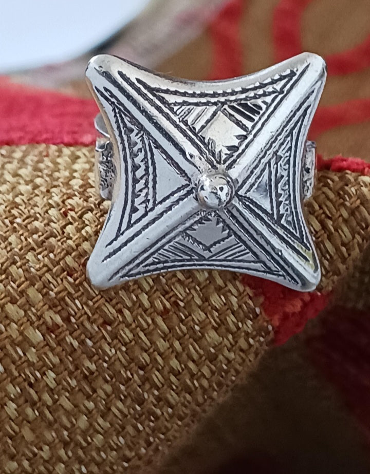 Bague touareg en argent massif