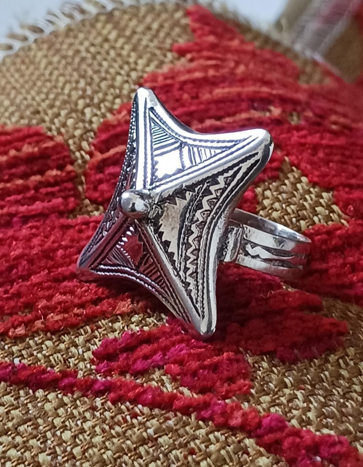 Bague touareg en argent massif