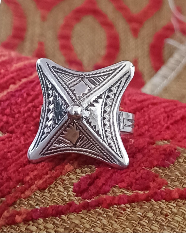 Bague touareg en argent massif
