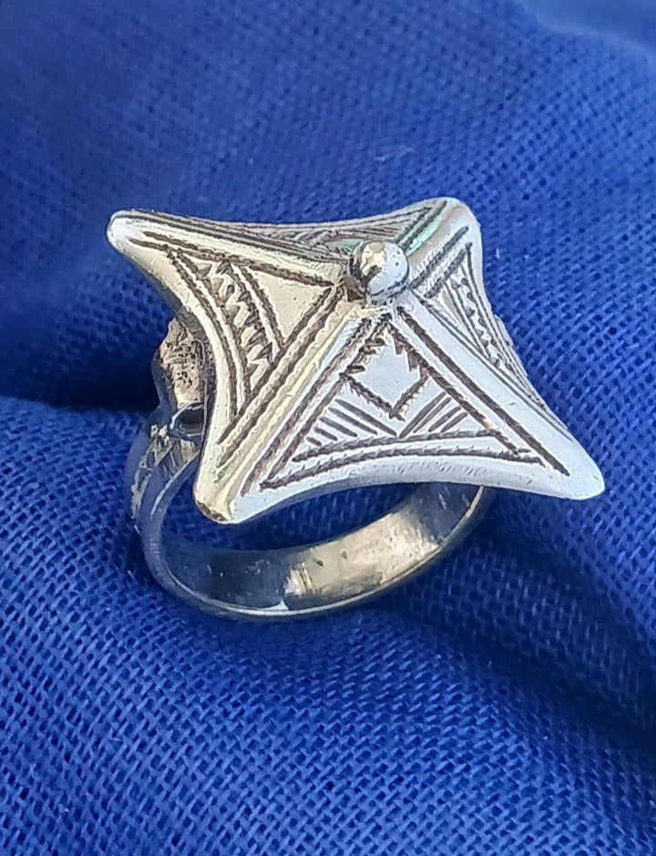Bague touareg en argent massif