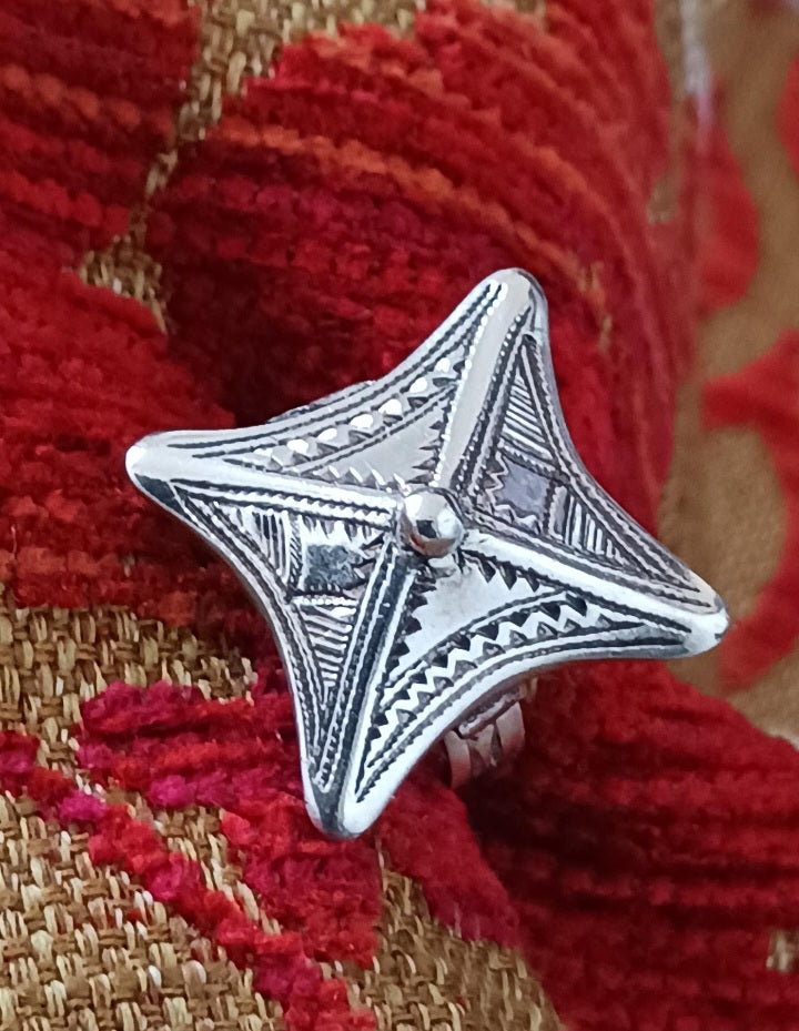 Bague touareg en argent massif