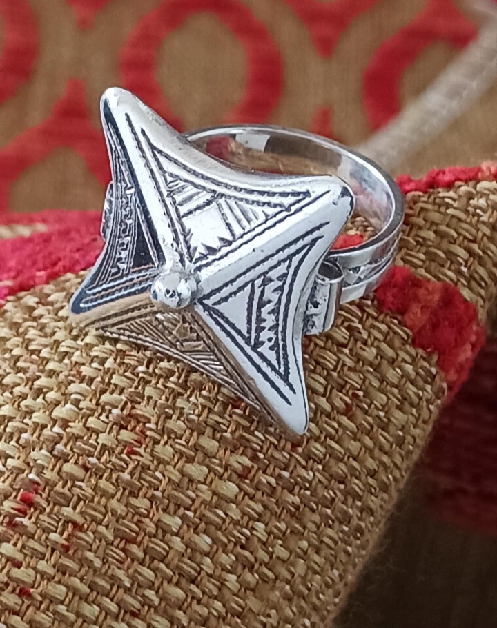 Bague touareg en argent massif