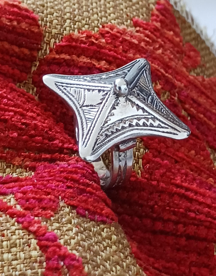 Bague touareg en argent massif