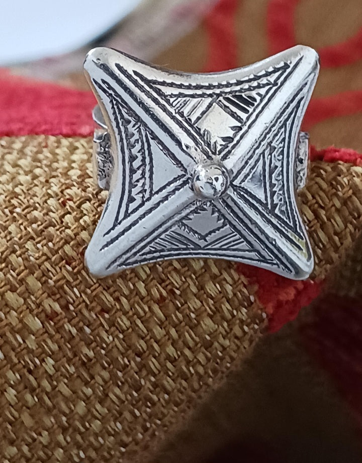 Bague touareg en argent massif