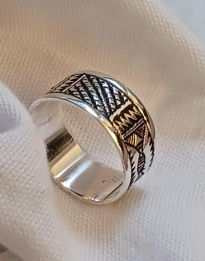 Bague touareg en argent massif